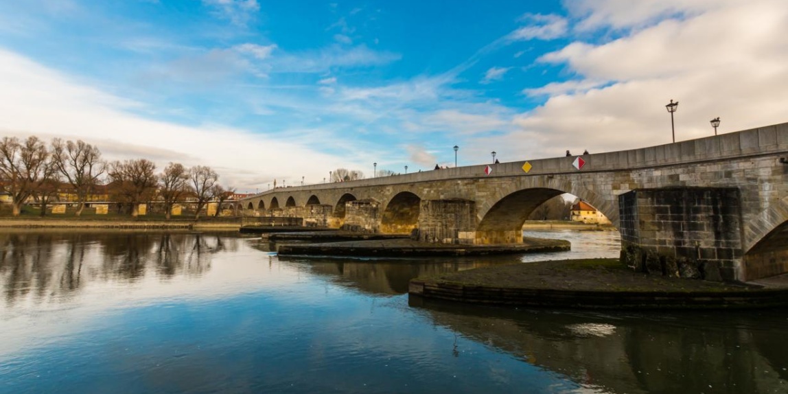 Steinerne Brücke über die Donau